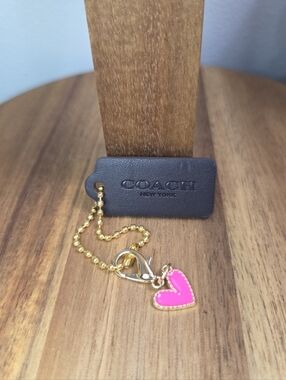 Coach leather hangtag With Gold Pink Heart Charm, Black - EUC